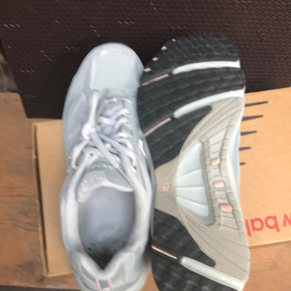 New Balance Light Gray Sneakers - Picture 6 of 7